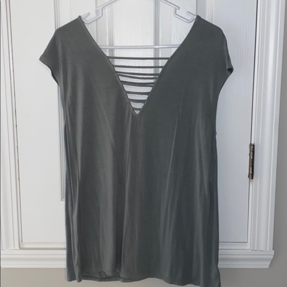 green/grey american eagle shirt